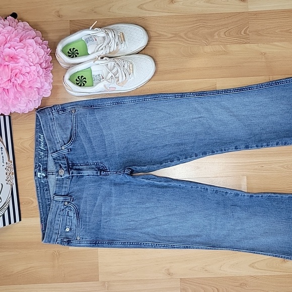 7 For All Mankind "A Pocket" Flare Leg Jeans - Picture 5 of 16